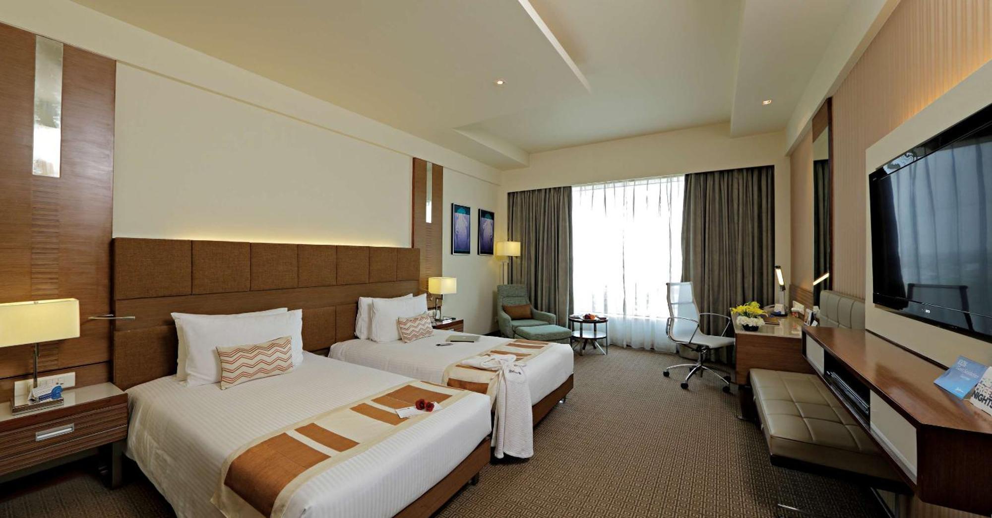 Glory The By Igi Airport Hotel 4*